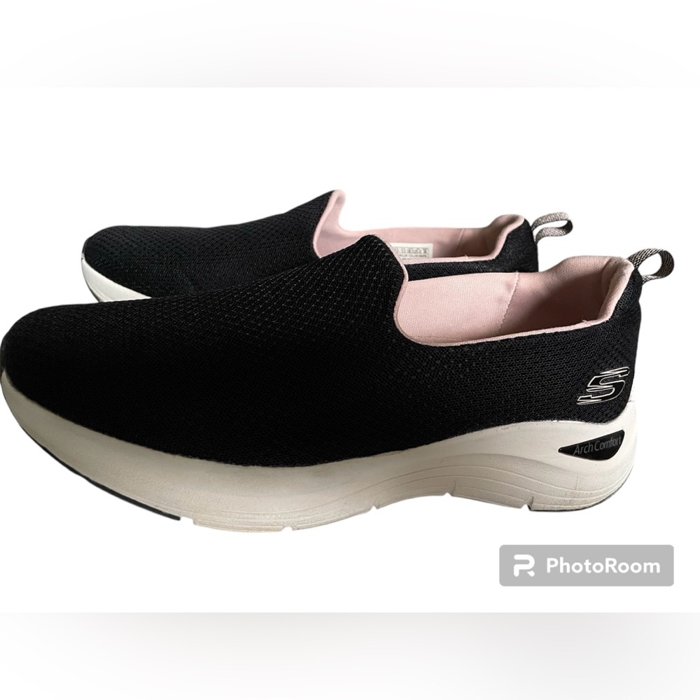 Sketchers Arch Comfort Slip on Size 8.5 GUC